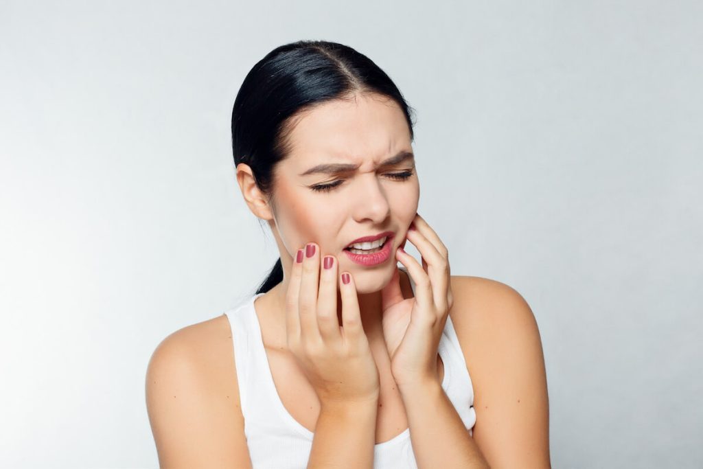tooth sensitivity vs toothache knowing the difference